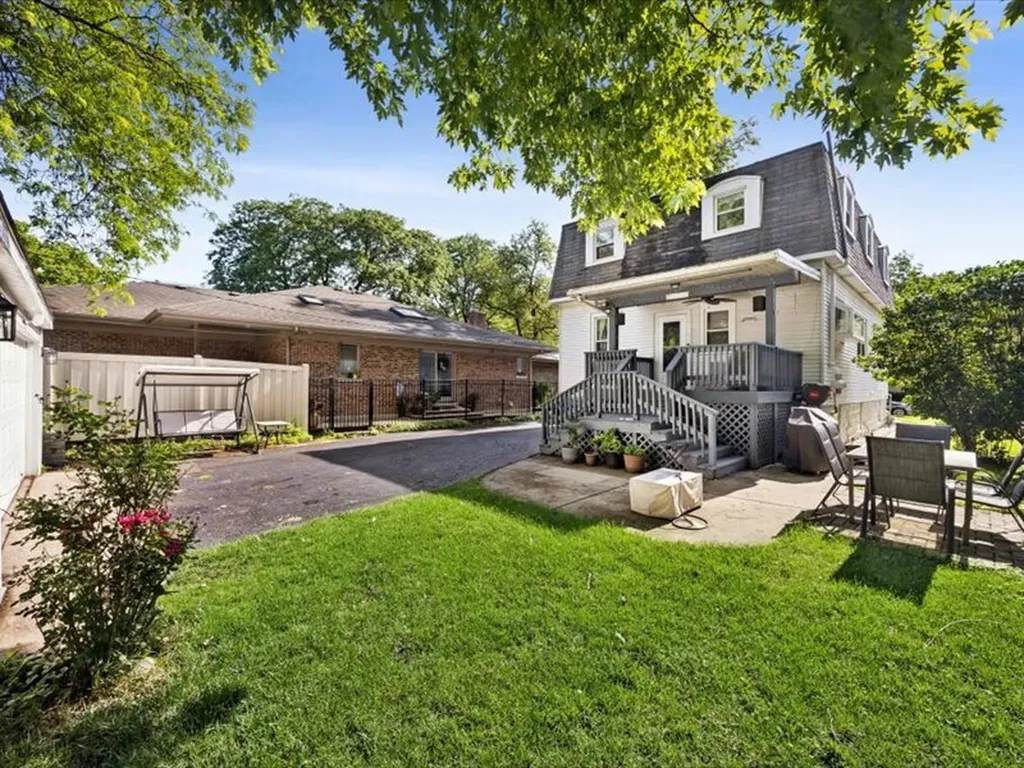 224 North Highland Avenue Elmhurst IL 60126