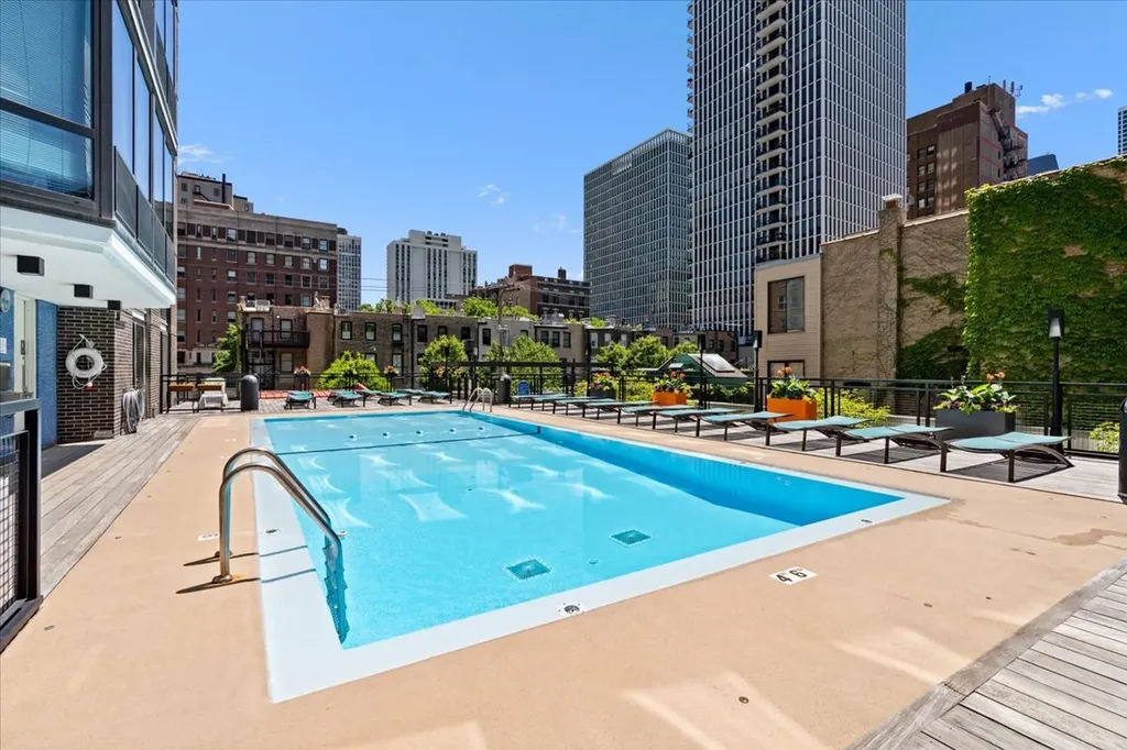 21 West Goethe Street Chicago IL 60610