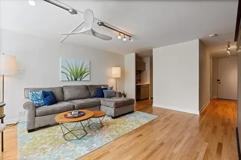21 West Goethe Street Chicago IL 60610