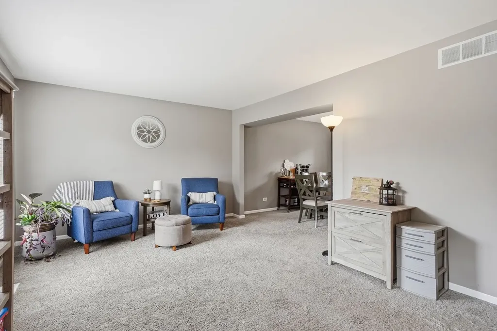 167 Brookwood Lane Bolingbrook IL 60440