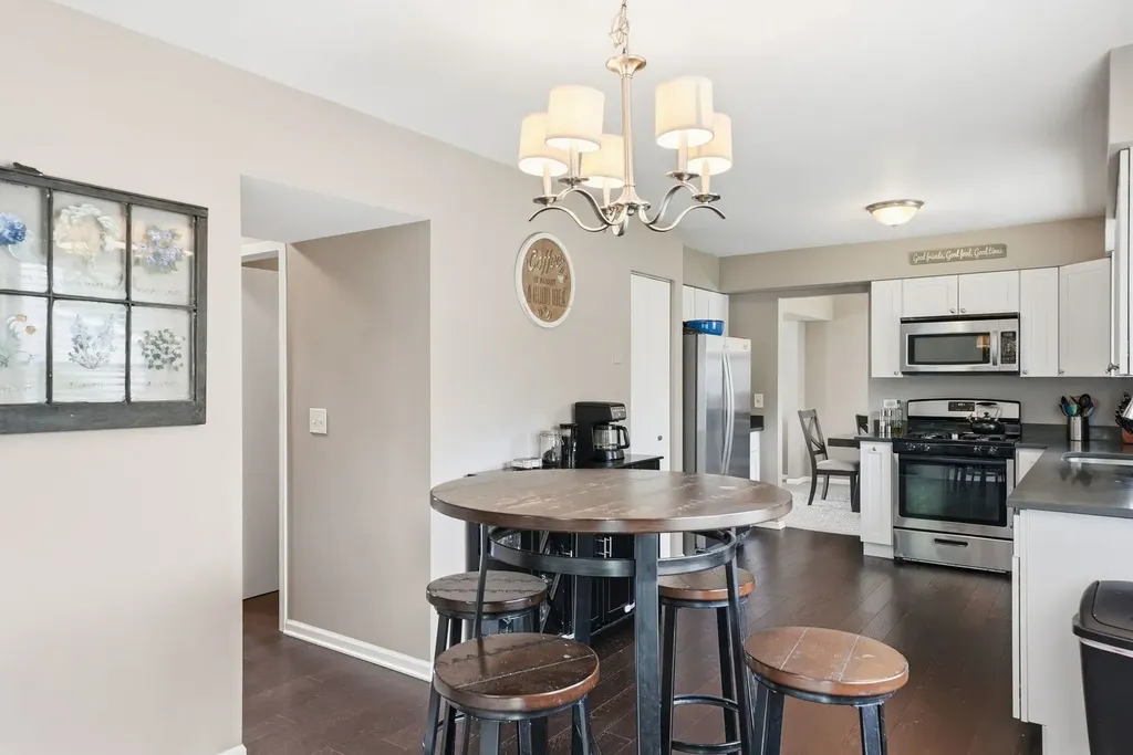 167 Brookwood Lane Bolingbrook IL 60440