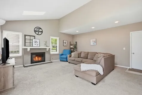 167 Brookwood Lane Bolingbrook IL 60440