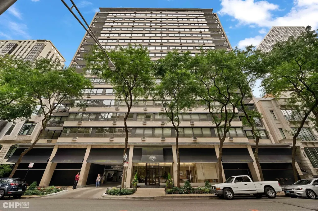 33 East Cedar Street Chicago IL 60611