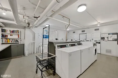 33 East Cedar Street Chicago IL 60611