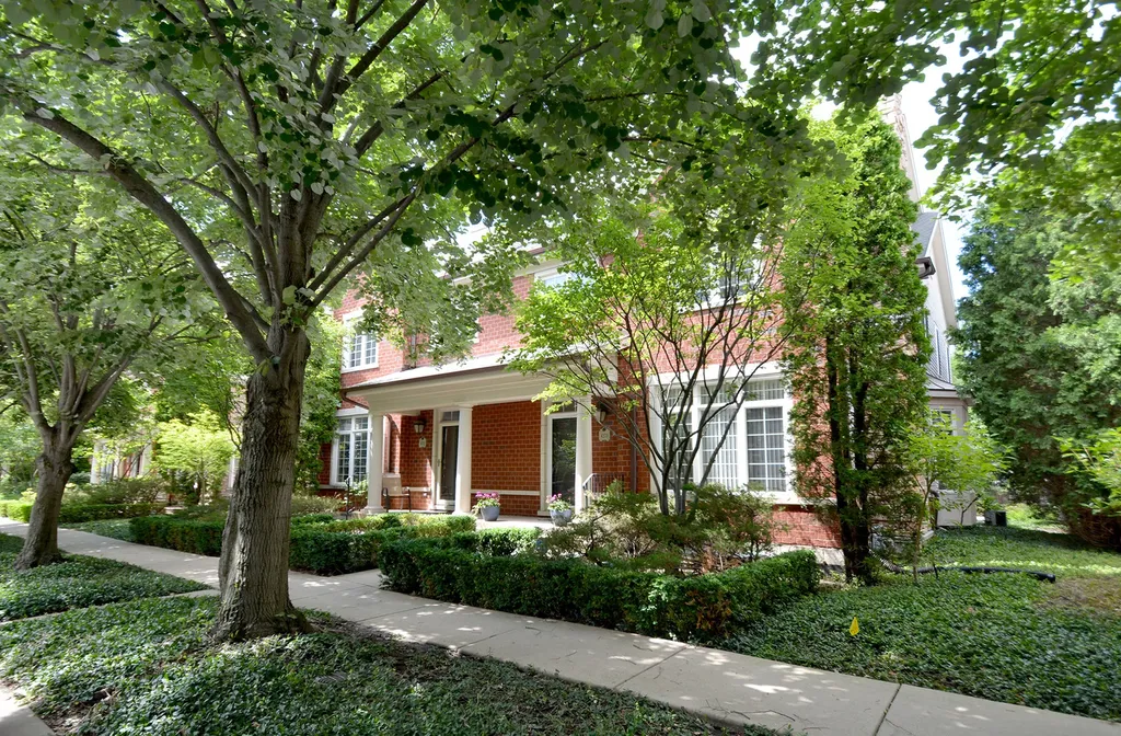 4270 Linden Tree Lane Glenview IL 60026