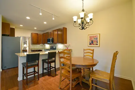 4270 Linden Tree Lane Glenview IL 60026