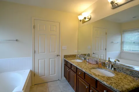 4270 Linden Tree Lane Glenview IL 60026