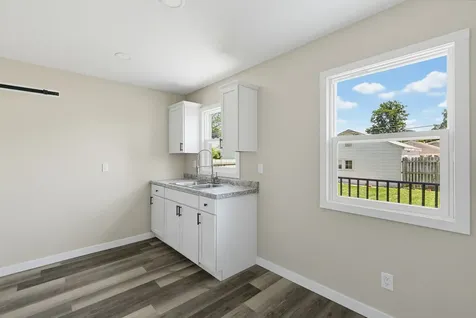 2456 32ND Street Moline IL 61265