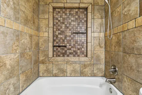 2456 32ND Street Moline IL 61265