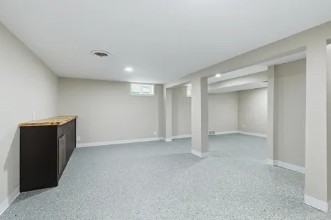 2456 32ND Street Moline IL 61265
