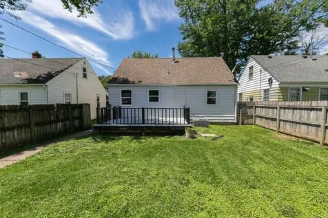 2456 32ND Street Moline IL 61265