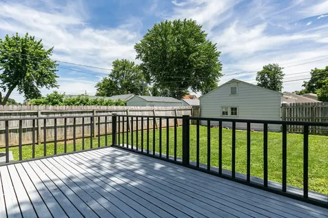 2456 32ND Street Moline IL 61265