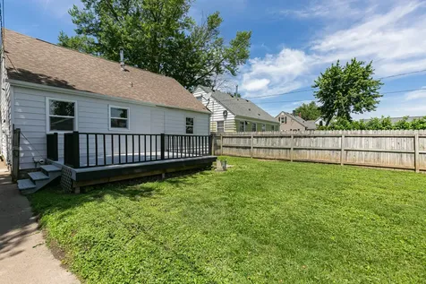 2456 32ND Street Moline IL 61265