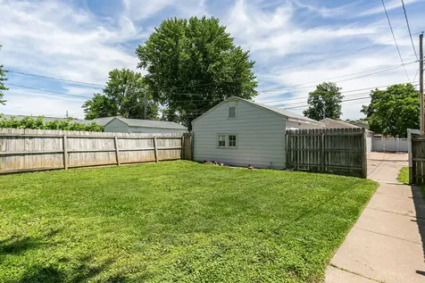 2456 32ND Street Moline IL 61265