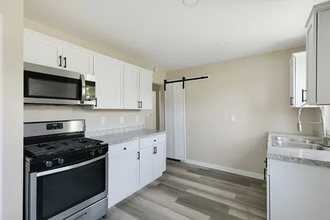 2456 32ND Street Moline IL 61265