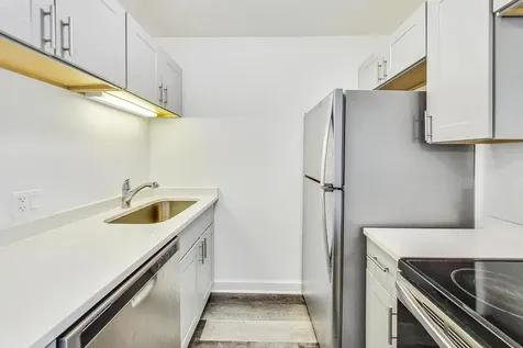6000 North Winthrop Avenue Chicago IL 60660