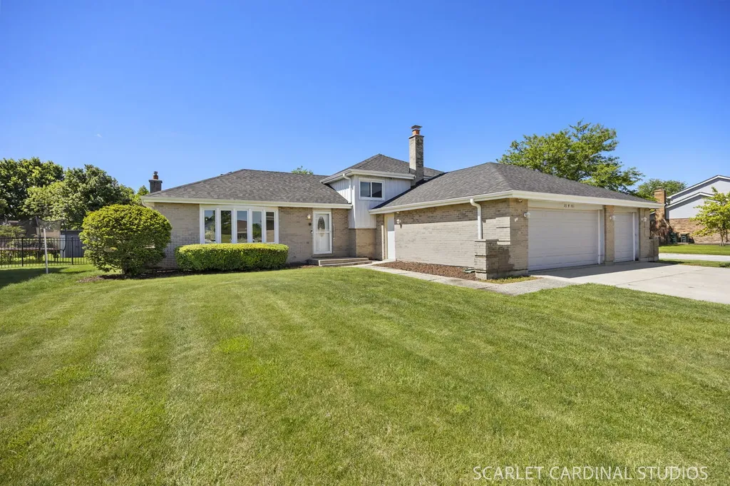 20W481 Cobb Drive Downers Grove IL 60516