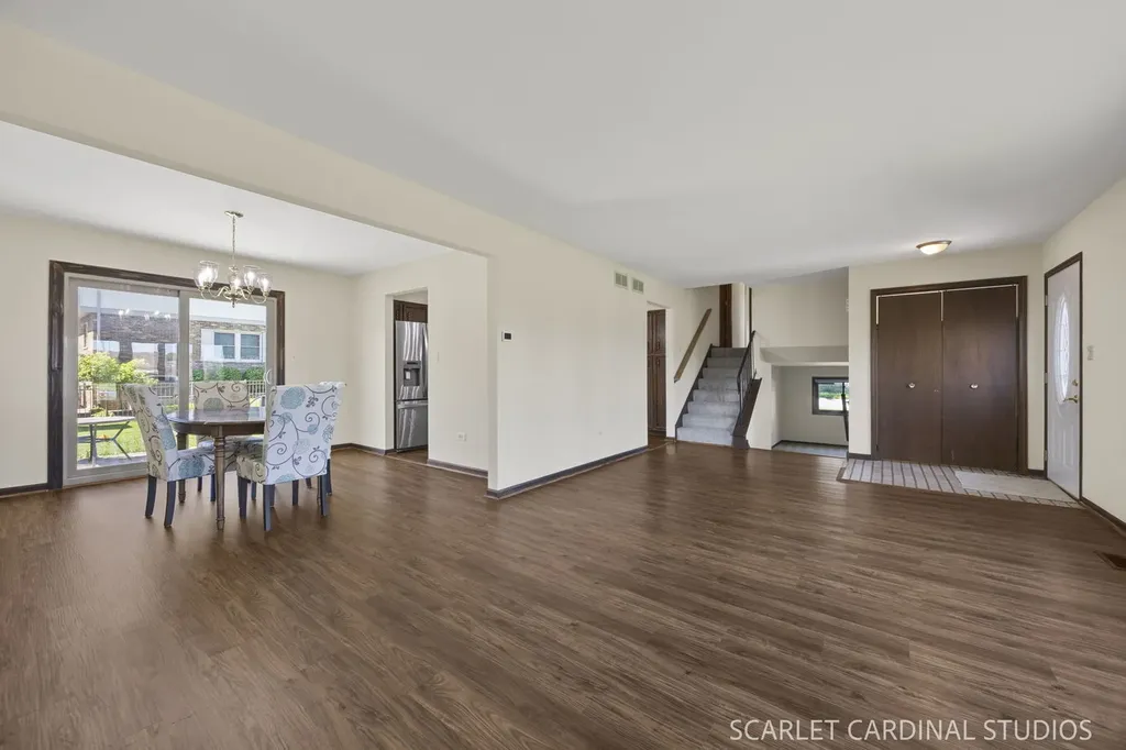 20W481 Cobb Drive Downers Grove IL 60516