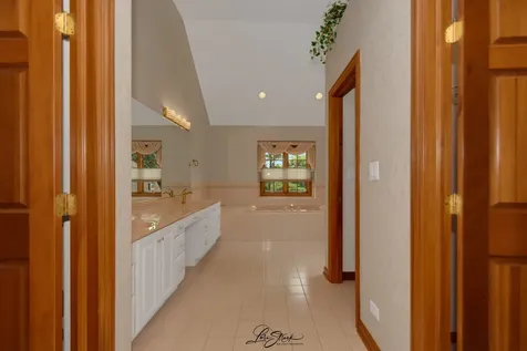 542 West Rosiland Drive Palatine IL 60074