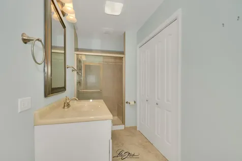 542 West Rosiland Drive Palatine IL 60074