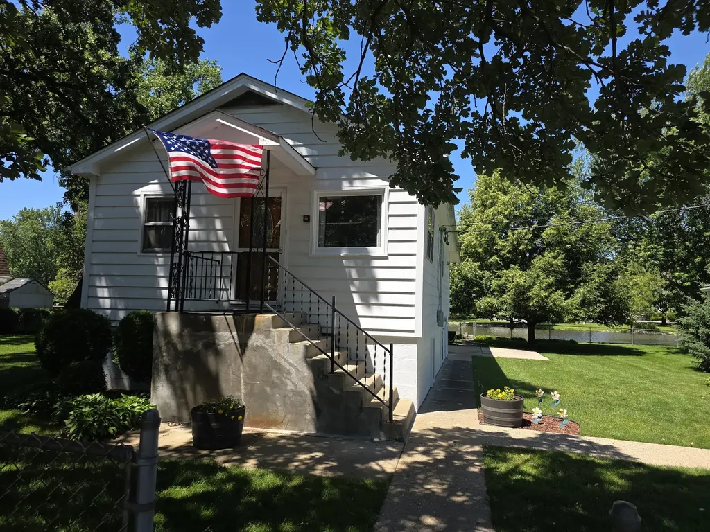 26418 North Willow Avenue Mundelein IL 60060