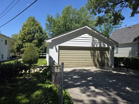 26418 North Willow Avenue Mundelein IL 60060