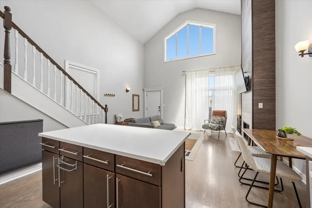 1529 West Montana Street Chicago IL 60614