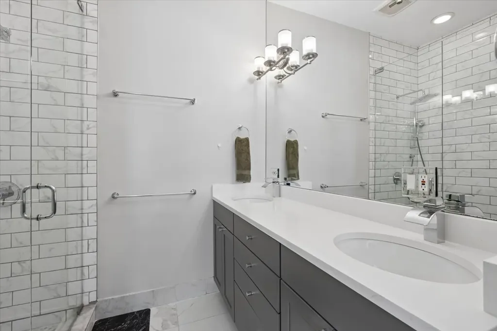 1529 West Montana Street Chicago IL 60614