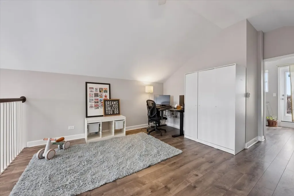 1529 West Montana Street Chicago IL 60614