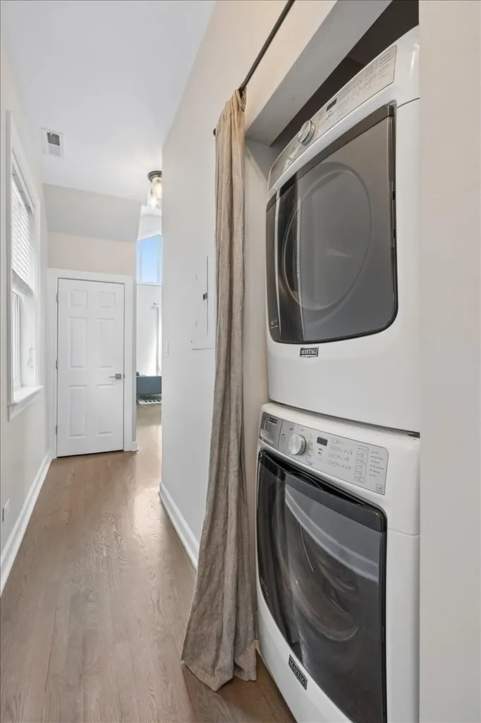 1529 West Montana Street Chicago IL 60614