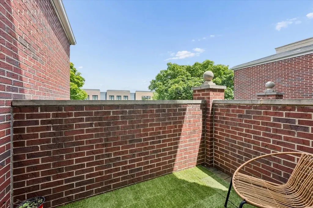 1529 West Montana Street Chicago IL 60614