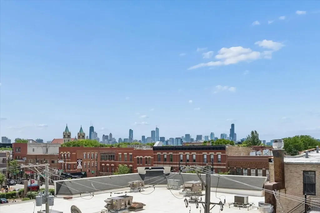 1529 West Montana Street Chicago IL 60614