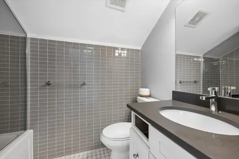 1529 West Montana Street Chicago IL 60614