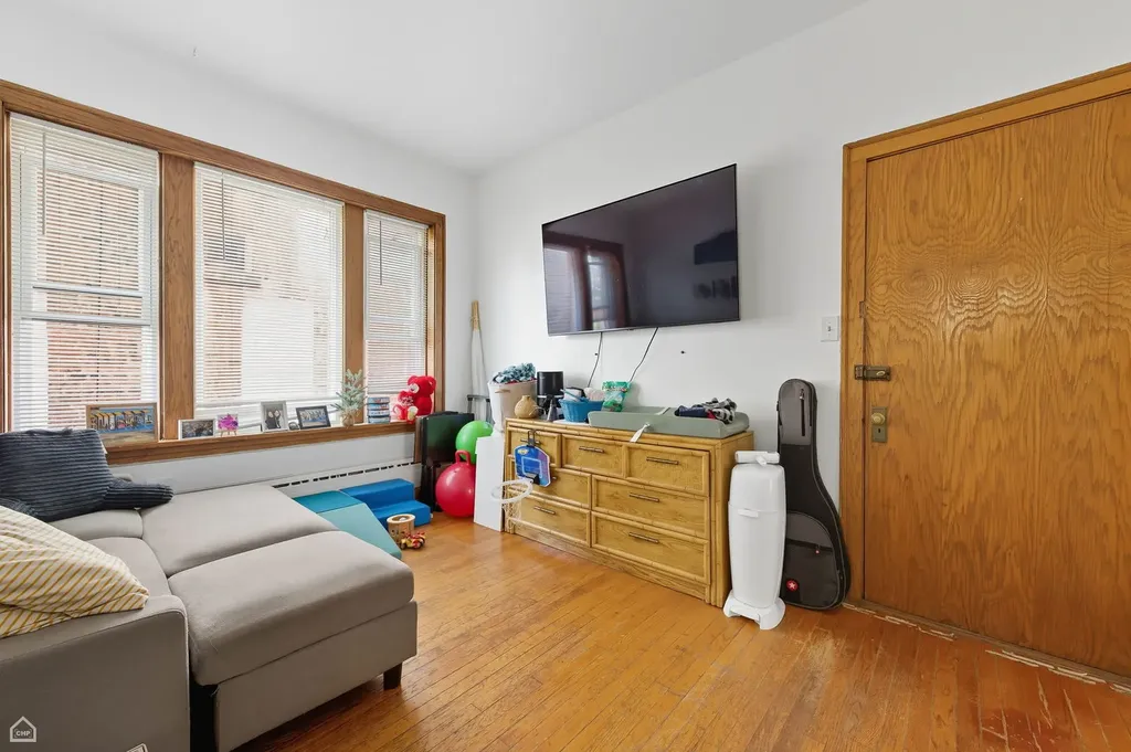 2337 North Sawyer Avenue Chicago IL 60647