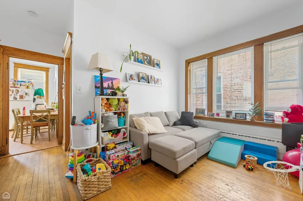 2337 North Sawyer Avenue Chicago IL 60647
