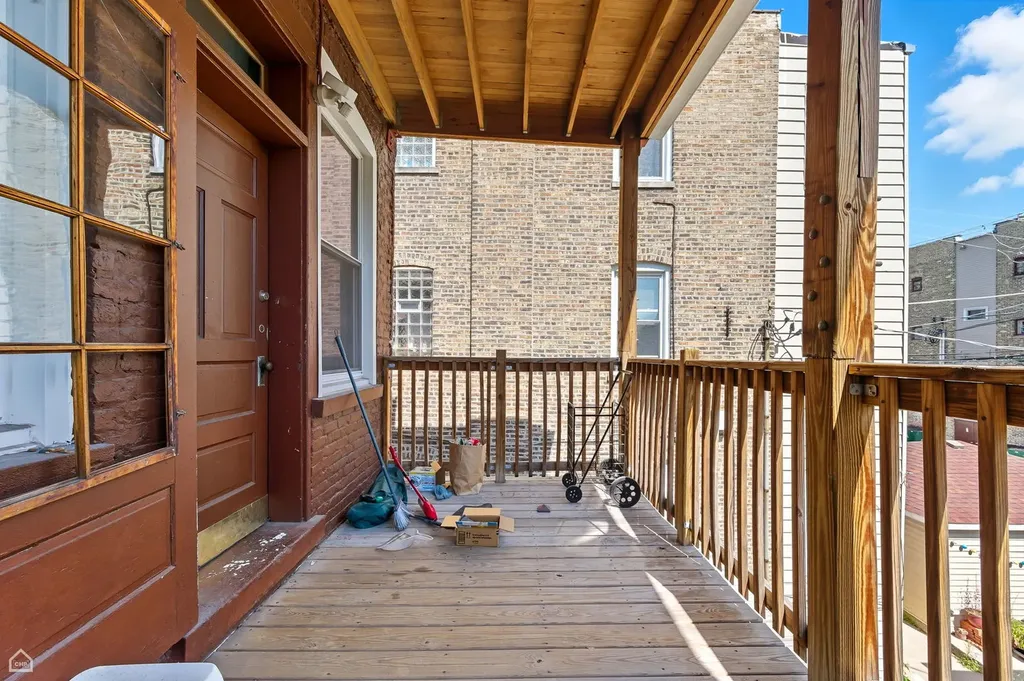 2337 North Sawyer Avenue Chicago IL 60647