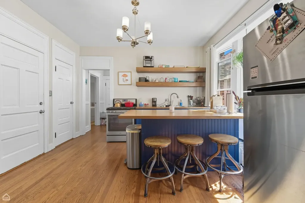 2337 North Sawyer Avenue Chicago IL 60647
