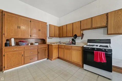 2337 North Sawyer Avenue Chicago IL 60647