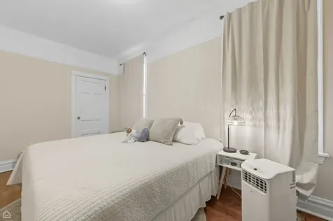 2337 North Sawyer Avenue Chicago IL 60647