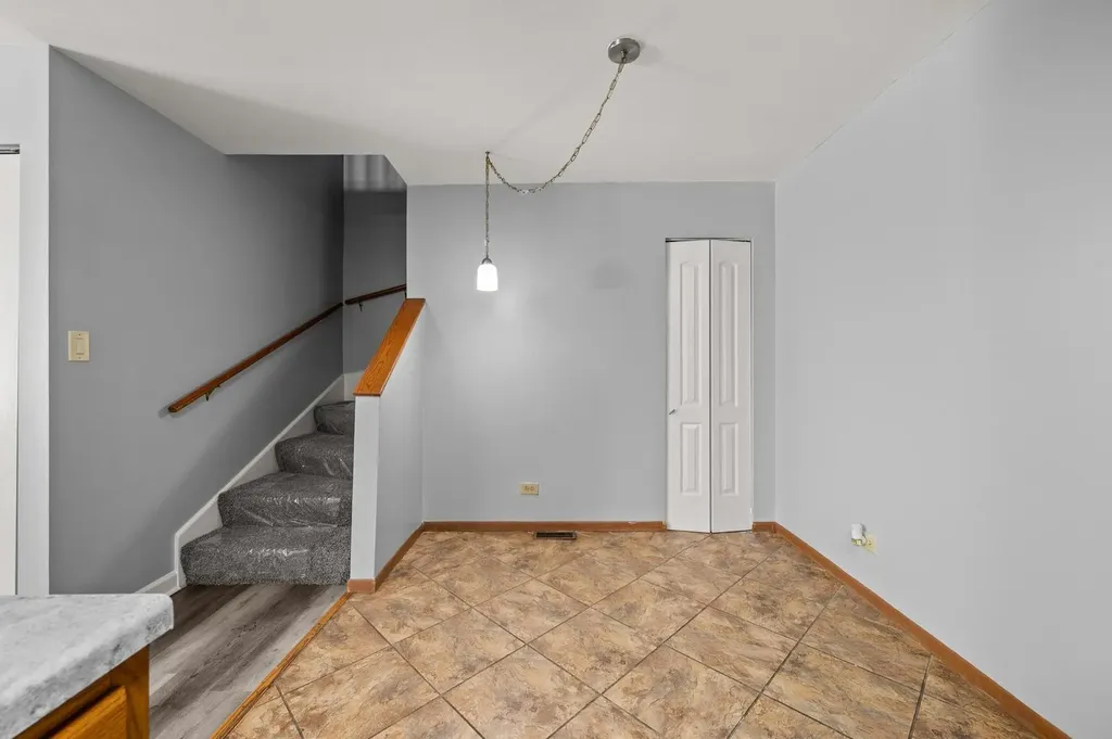 272 Park Ridge Lane Aurora IL 60504
