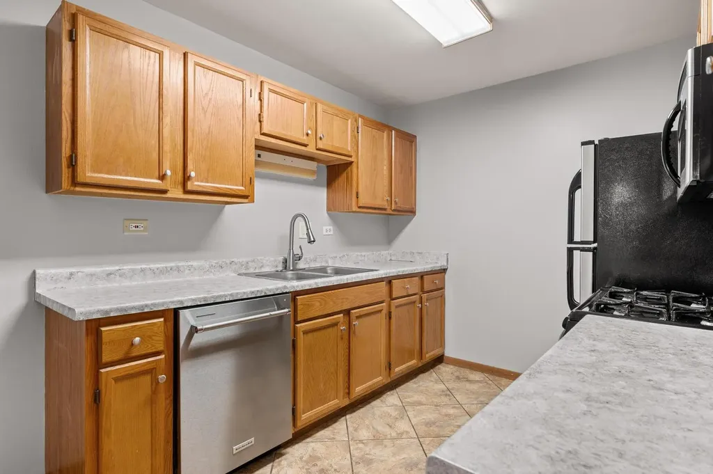 272 Park Ridge Lane Aurora IL 60504