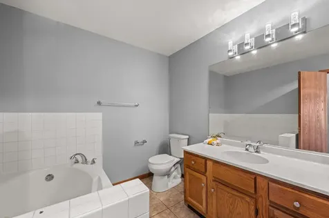 272 Park Ridge Lane Aurora IL 60504