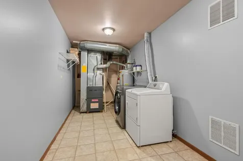 272 Park Ridge Lane Aurora IL 60504