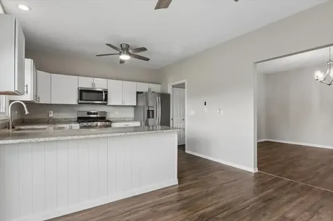 490 Flora Drive Algonquin IL 60102