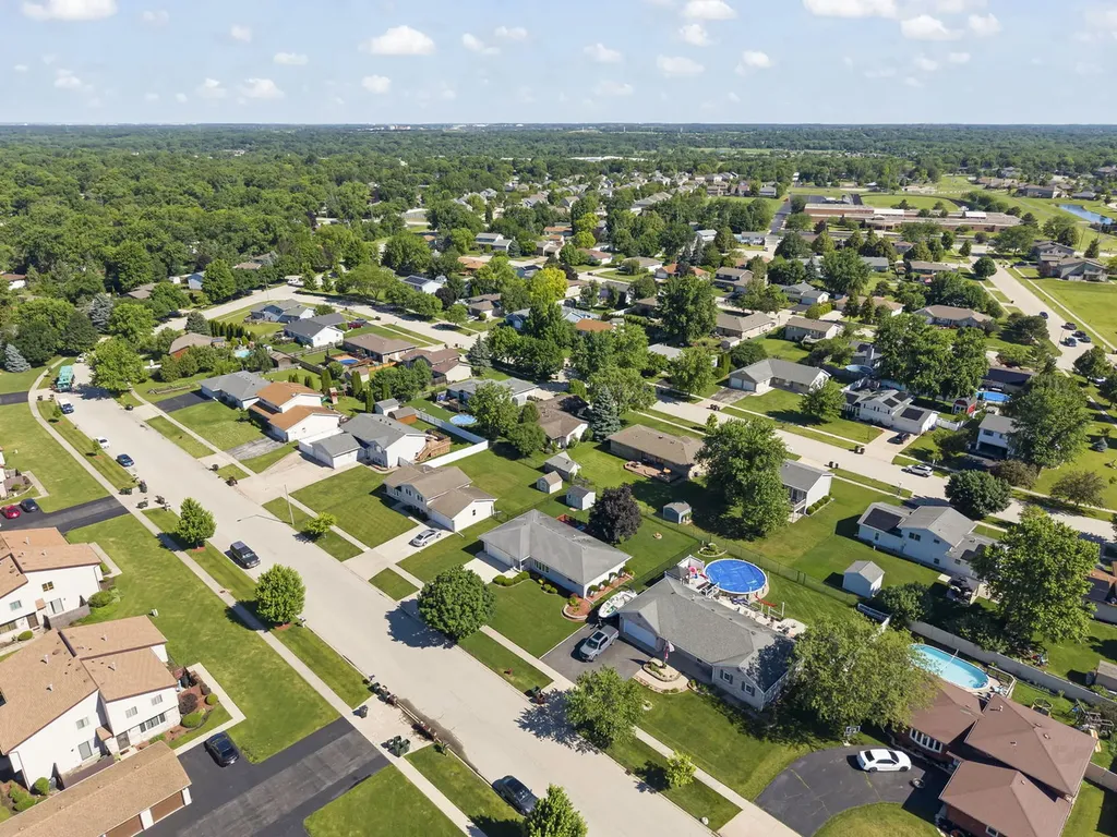 760 Bon Terre Road New Lenox IL 60451