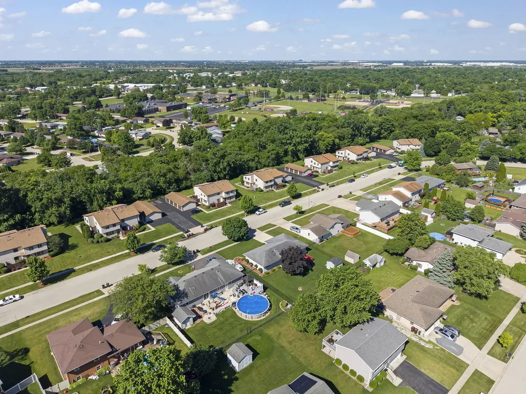 760 Bon Terre Road New Lenox IL 60451