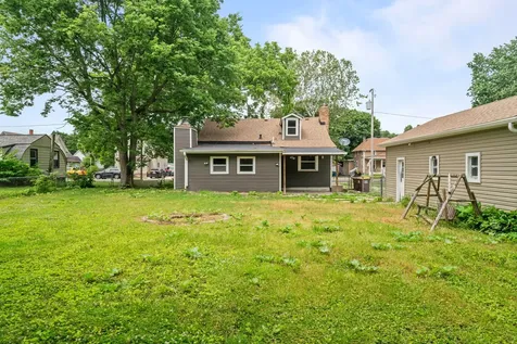 336 West Menomonie Street Belvidere IL 61008