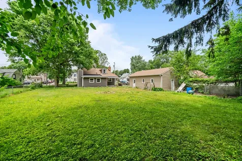 336 West Menomonie Street Belvidere IL 61008