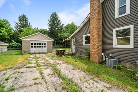 336 West Menomonie Street Belvidere IL 61008