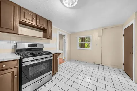 336 West Menomonie Street Belvidere IL 61008